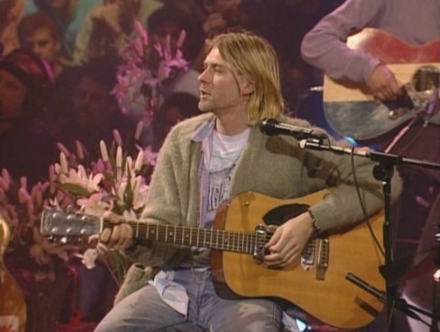 Гитара  лидера рок-группы Nirvana Курта Кобейна  ушла с молотка за 6 000 000 долларов!