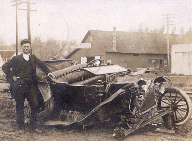 Фотографии аварий, сделанные во времена, когда на дорогах толком не было машин