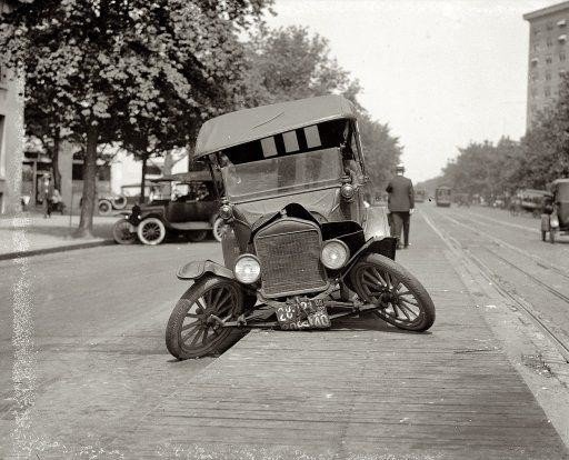 Фотографии аварий, сделанные во времена, когда на дорогах толком не было машин