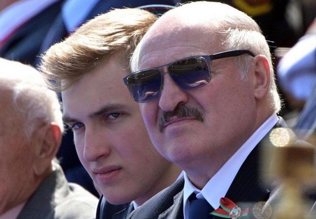 Александр Лукашенко с сыном Николаем