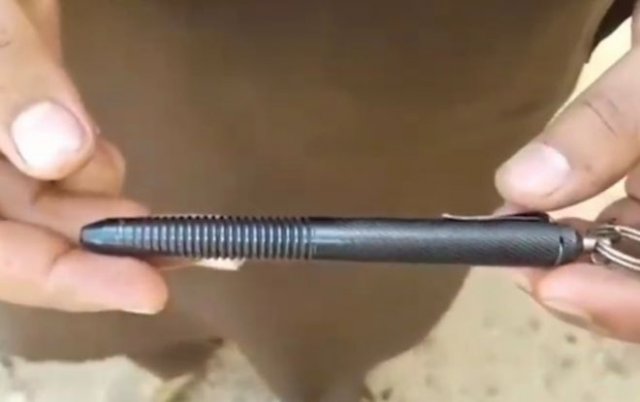 Необычная и опасная ручка для самообороны