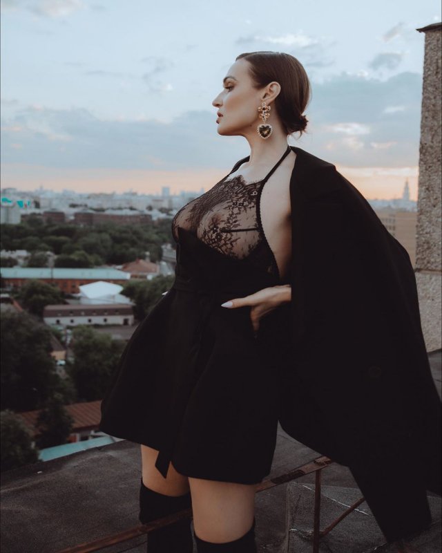Алена Водонаева показывает свое тело (ФОТО)