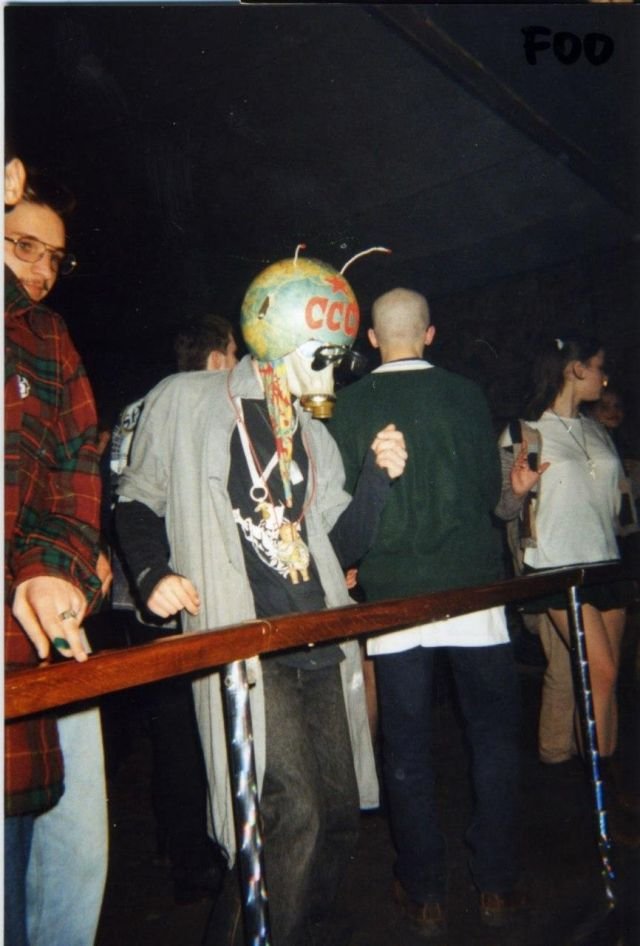 Рейвер в ночном клубе, Тула 1997 год