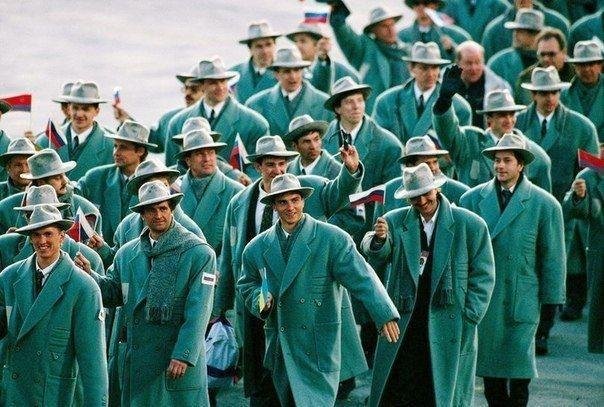 Российская сборнaя на церемонии открытия зимних Олимпийских игр в Альбервиле, 1992 год