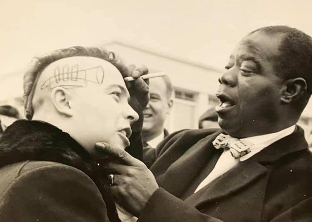 Луи Армстронг дает автограф, 1961 год, Ницца
