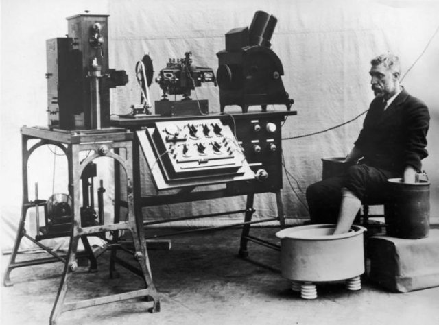 Первый серийный кардиограф, 1911 год, Англия