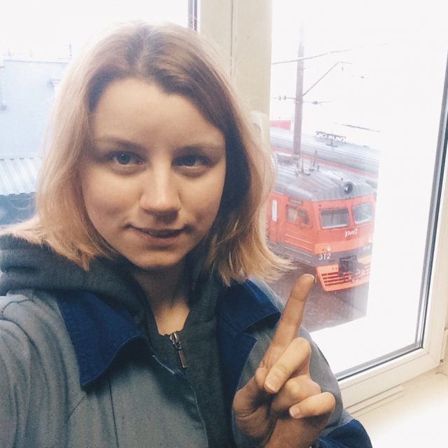 Екатерина Сергеева в здании