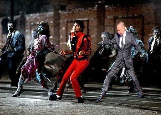 Губернатор Петербурга Александр Беглов перепрыгивает клумбу и танцует с Майклом Джексоном