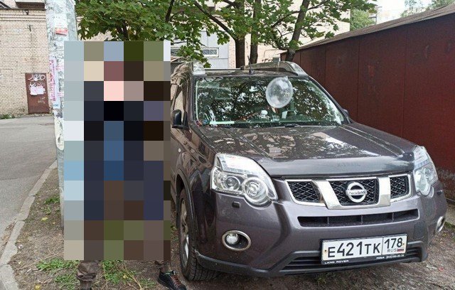 Мститель в маске из Петербурга наказал нарушителей правил парковки