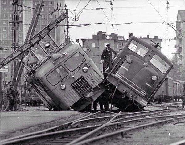 Столкновение двух трамваев на улице Стокгольма. Швеция, 2 ноября 1965 года
