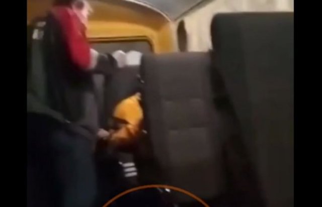 В Анапе суровый водитель школьного автобуса выгнал детей из салона