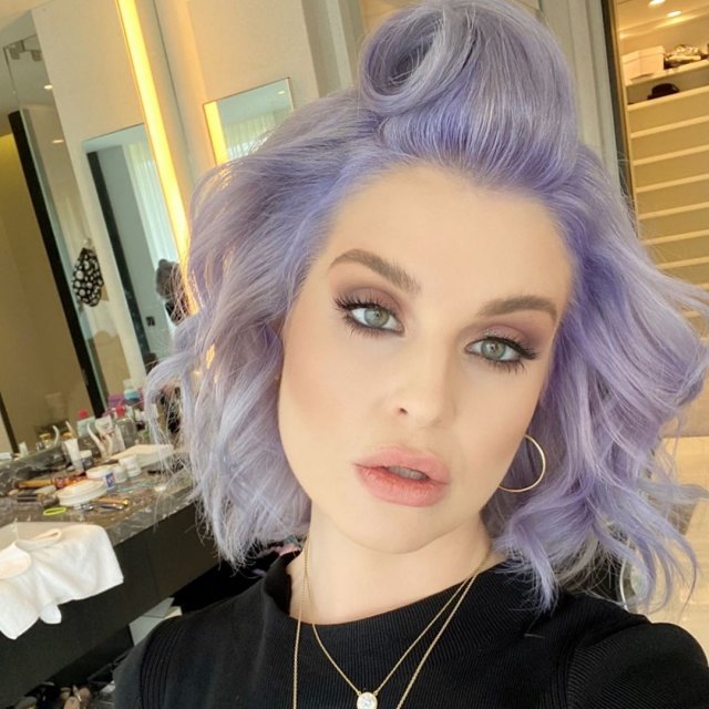 Келли Осборн с фиолетовыми волосами