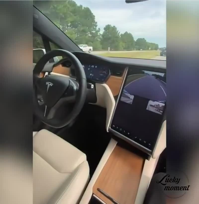 Режим автопилота в Tesla и в BMW