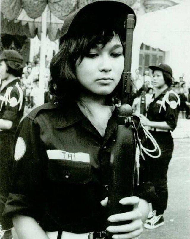 Женщина-боец сил самообороны, Вьетнам, 1968 год.