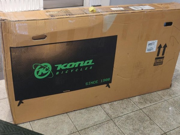 производители велосипедов печатают изображение телевизора на коробке