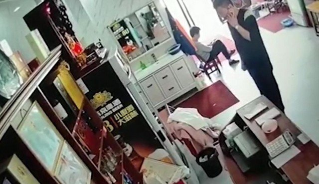 Взрыв в китайском магазине