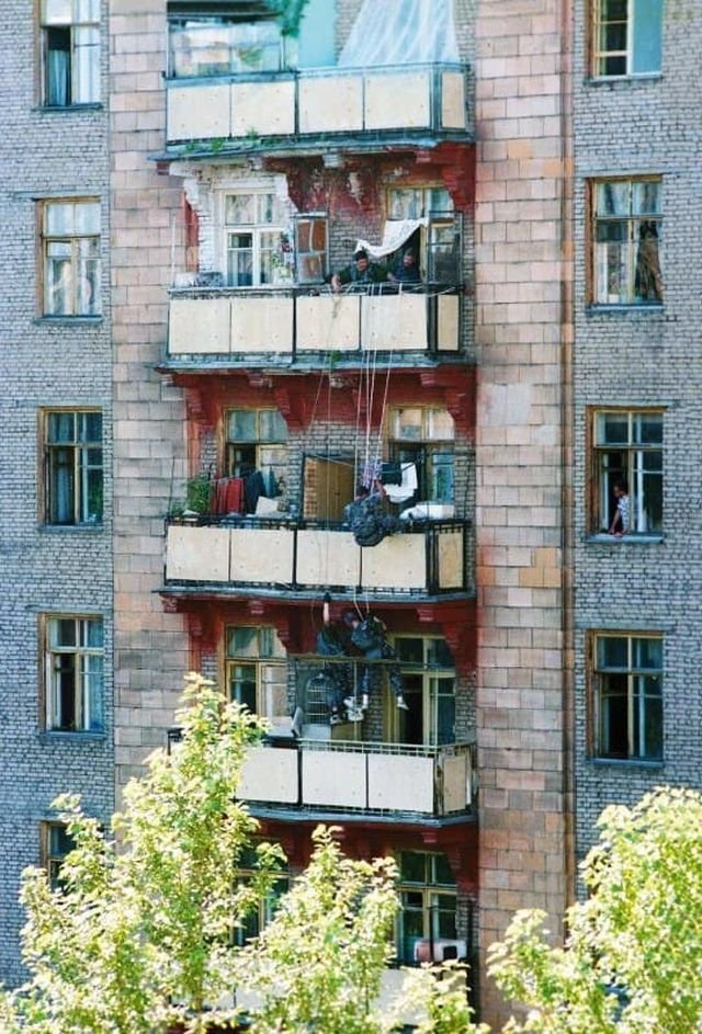 Операция по изъятию финансовых документов АО «МММ» в доме Сергея Мавроди, 1994 год.