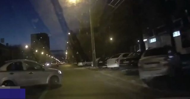 На дороге в Воронеже мужчину подрезали два раза подряд