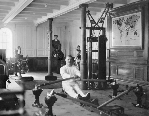 Тренажёрный зал на борту «Титаника», 1912 год