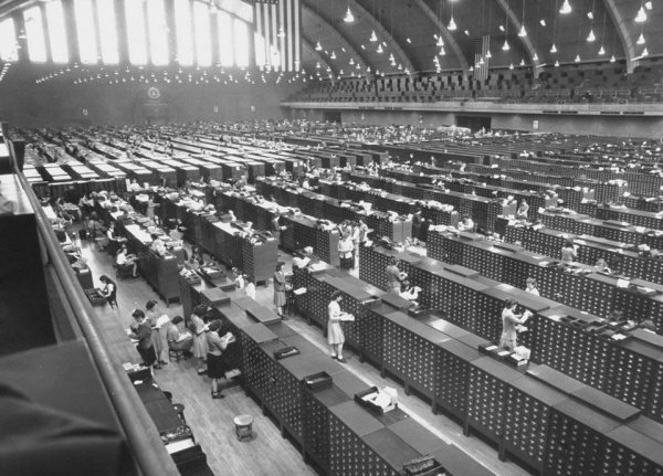 Хранилище отпечатков пальцев в штаб-квартире ФБР, 1944 год