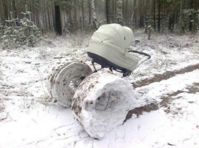 Коляска на снегу