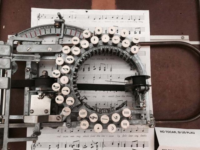 Печатная машинка для нот