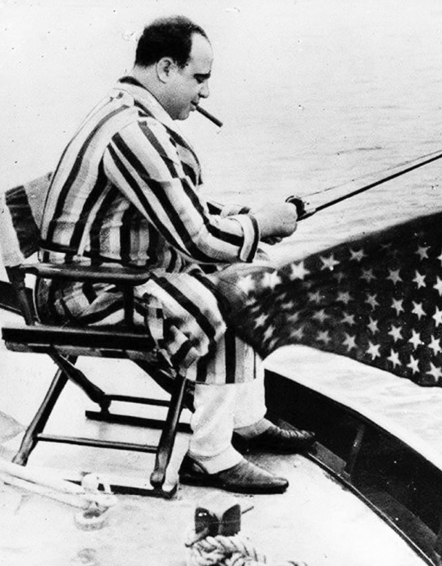 Аль Капоне на рыбалке, 1931 год.