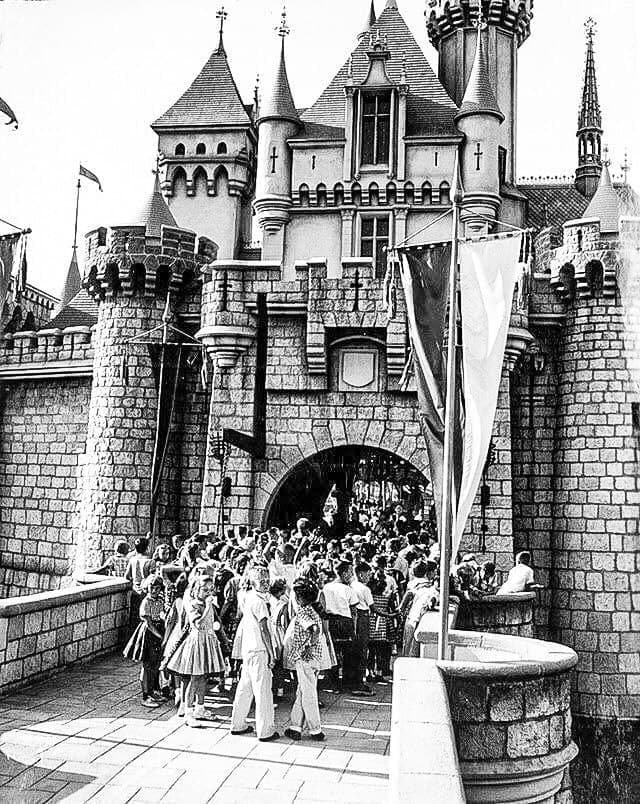 День открытия Диснейленда, 1955 год.