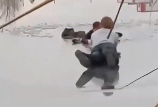 В Ростовской области 21-летний студент спас ребенка, провалившегося под лед