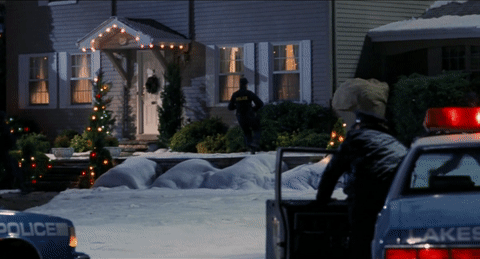 В фильме &quot;Санта-Клаус&quot; снег перед домом Чарли - это ткань.
