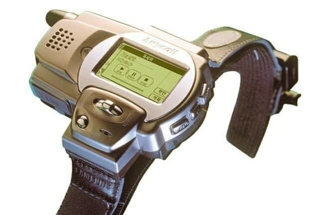 Первые в истории часы-телефон Samsung SPH-WP10, 1999 год.