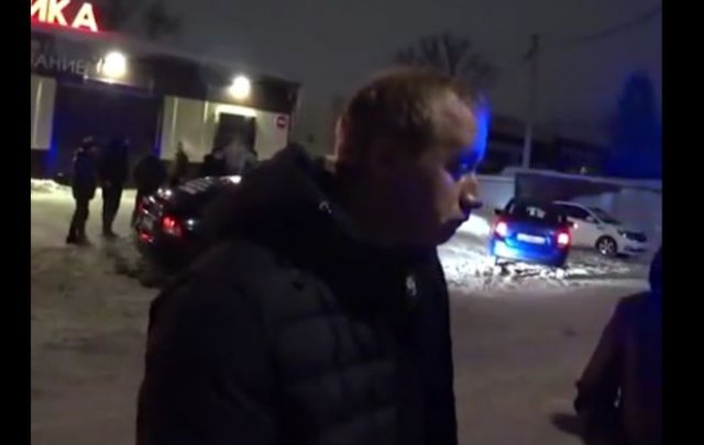 В Кирове пьяный водитель въехал в сугроб, но свое причастие к ДТП отрицает