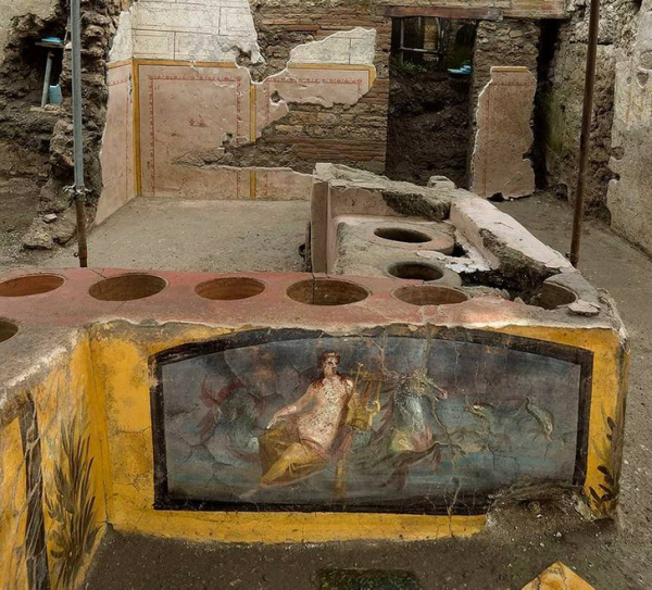 Археологи раскопали этот термополий в Помпея