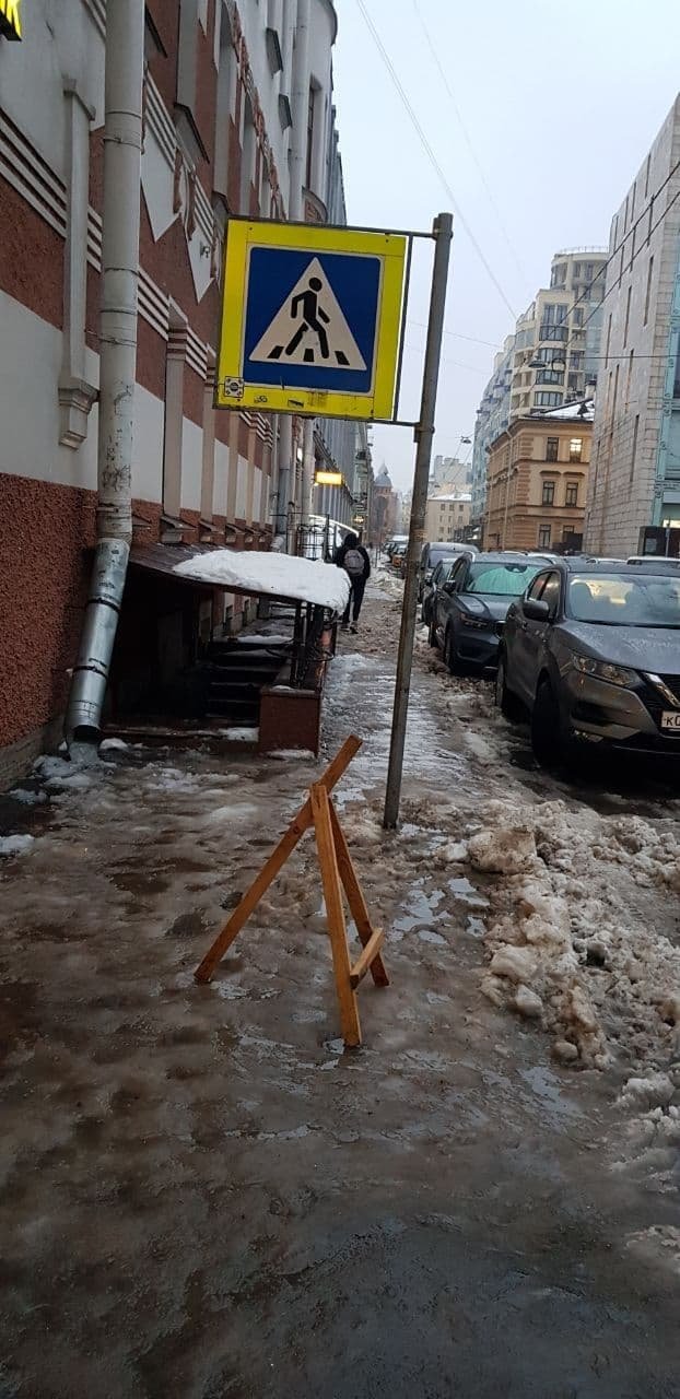 После трехдневного снегопада в Петербурге наступил потоп