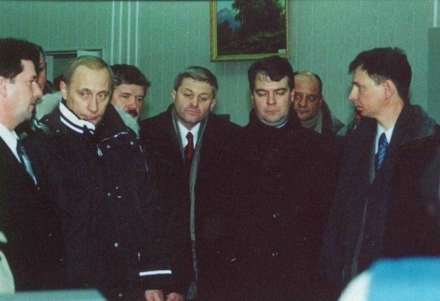 Визит Владимира Путина на нефтегазоконденсатное месторождение Заполярное. Россия, сентябрь 2001 год.