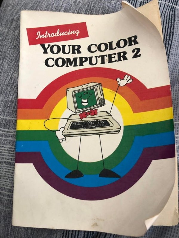 Руководство по работе с персональным компьютером 1984 года, которое я нашёл на чердаке родителей