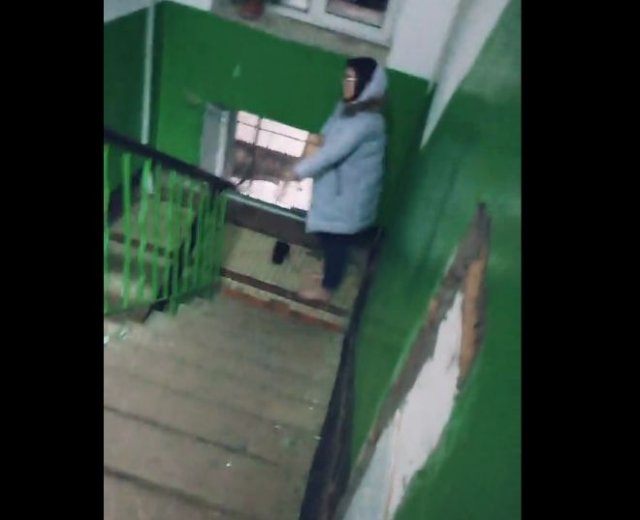 Странная причина, чтобы выгонять девушку из дома