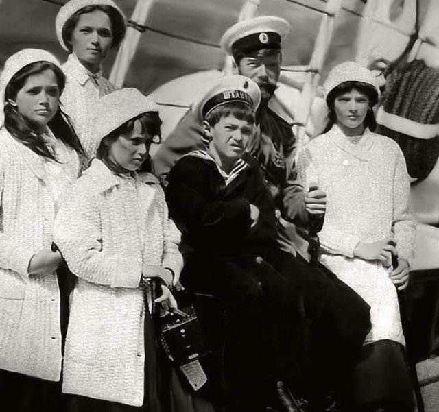 Ceмья Николая II нa борту царской яxты. Роcсийская империя.1912 год.
