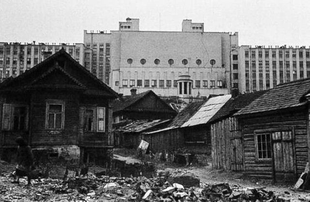 Обратная сторона Дома Правительства в Минске, Беларусь, 29 июня 1941 года.