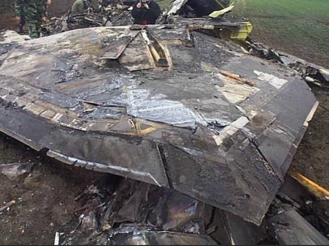 Обломки самолета-невидимки F117, сбитого над Сербией 27 марта 1999 г.