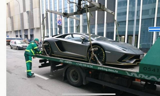 Настя Ивлеева за год заработала 199 штрафов на Lamborghini Aventador
