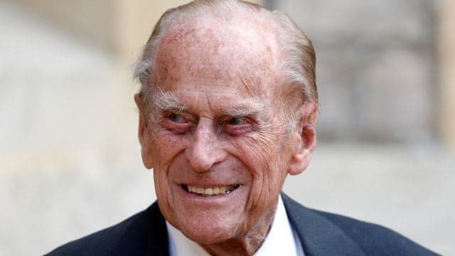 Умер муж королевы принц Филипп, ему было 99 лет