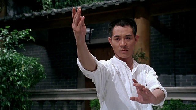 Джет Ли в белом кимоно