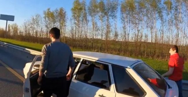 Автомобилисты заставляют чеченцев соблюдать правила дорожного движения