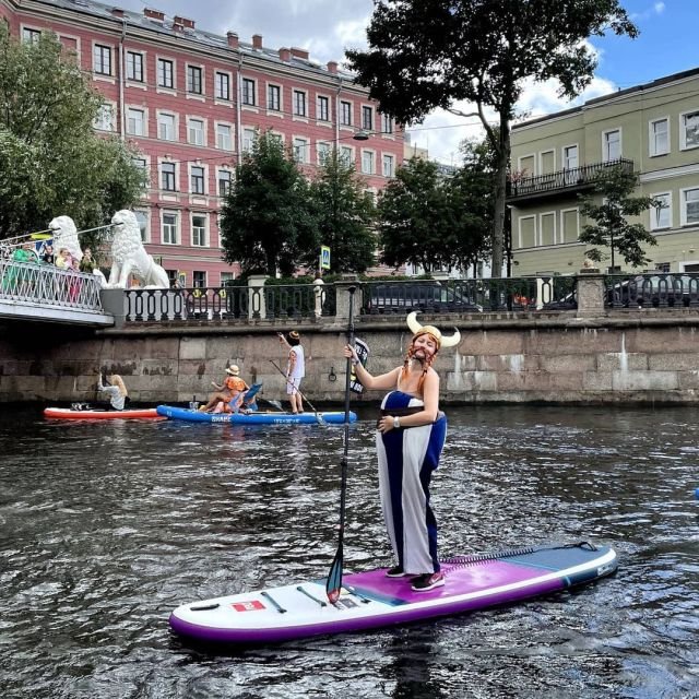 В Санкт-Петербурге прошел 6-й фестиваль сапсёрфинга &quot;Фонтанка SUP&quot;, несмотря на коронавирус