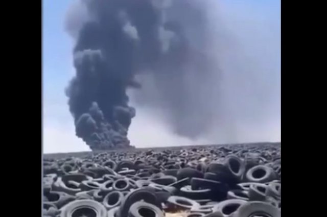 В Кувейте загорелась крупнейшая на планете свалка автомобильных шин