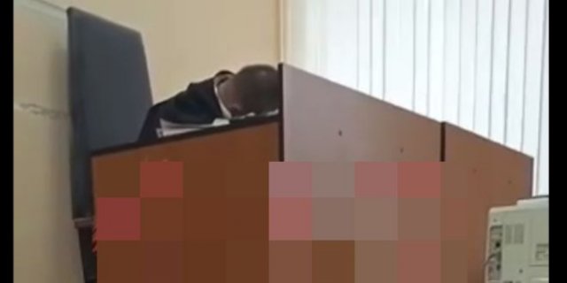 Судья уснул прямо во время заседания