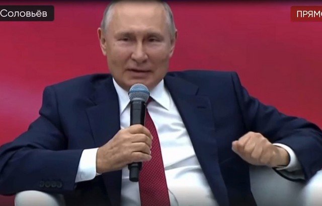 Владимир Путин рассказал о &quot;Бессмертном полке&quot; и объяснил, что надо сделать для его развития