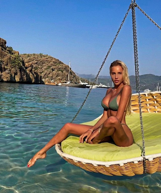 Новая девушка Тимати - блогер Саша Дони (sashadony) зеленом купальнике