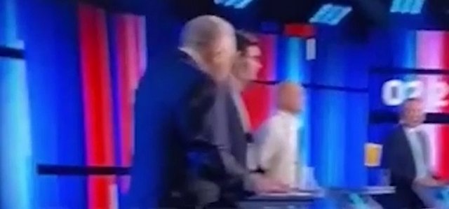 Владимир Жириновский потерял штаны по время дебатов